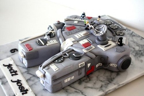 A Star Cruiser Cake A Star Cruiser Cake