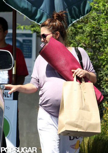 Drew Barrymore Patiently Waits For Baby With Yoga Drew Barrymore Patiently Waits For Baby With Yoga
