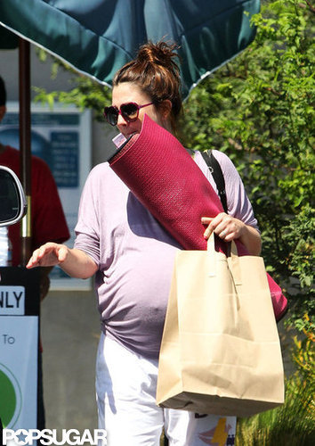 Drew Barrymore Patiently Waits For Baby With Yoga Drew Barrymore Patiently Waits For Baby With Yoga