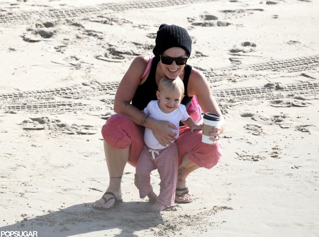 Pink Gets Sweet With Willow During a Sandy Beach Day Pink Gets Sweet With Willow During a Sandy Beach Day