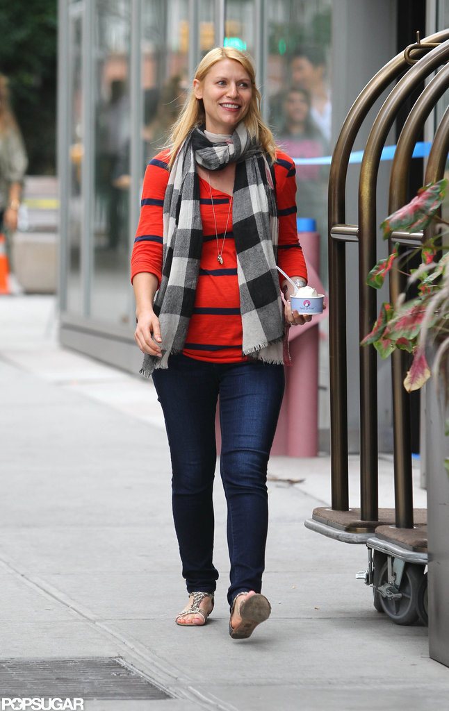 Pregnant Claire Danes Stops For a Sweet Treat in NYC Pregnant Claire Danes Stops For a Sweet Treat in NYC