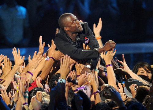 Rob Debuts New Twilight, Rihanna Wins Big — The Best of the 2012 MTV VMAs Rob Debuts New Twilight, Rihanna Wins Big — The Best of the 2012 MTV VMAs