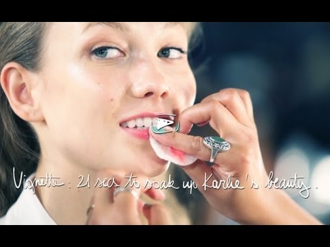 21 Second Video of Karlie Kloss Backstage at Rag & Bone Spring Summer 2013 New York Fashion Week