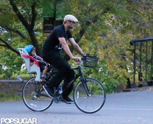 Gisele Bundchen Hits NYC as Tom Brady Hangs at Home With the Boys Gisele Bundchen Hits NYC as Tom Brady Hangs at Home With the Boys