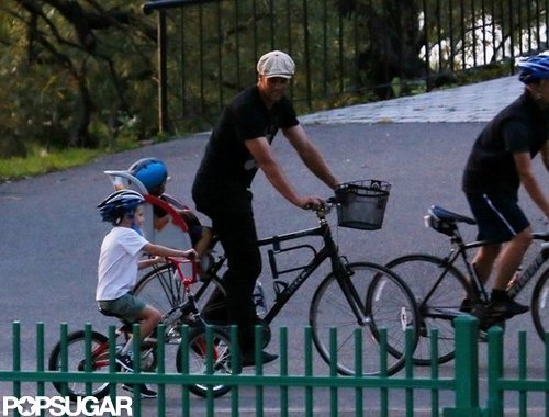 Gisele Bundchen Hits NYC as Tom Brady Hangs at Home With the Boys Gisele Bundchen Hits NYC as Tom Brady Hangs at Home With the Boys