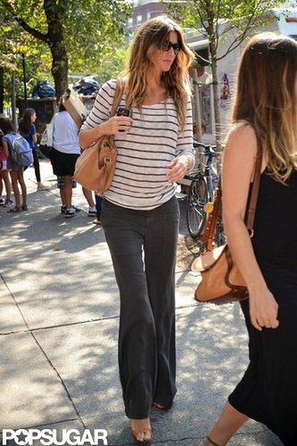 Gisele Bundchen Hits NYC as Tom Brady Hangs at Home With the Boys Gisele Bundchen Hits NYC as Tom Brady Hangs at Home With the Boys