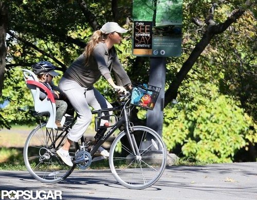 Gisele Bundchen Bumps Around Boston With Ben While Tom Hits the Field Gisele Bundchen Bumps Around Boston With Ben While Tom Hits the Field