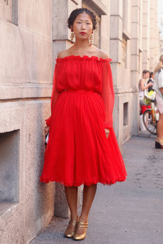A romantic red off-the-shoulder dress goes perfectly with gold accents.
A romantic red off-the-shoulder dress goes perfectly with gold accents.