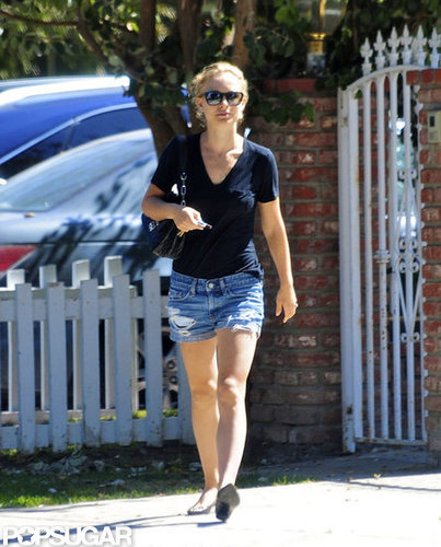 Natalie Portman showed off her new blond locks in LA.
Natalie Portman showed off her new blond locks in LA.