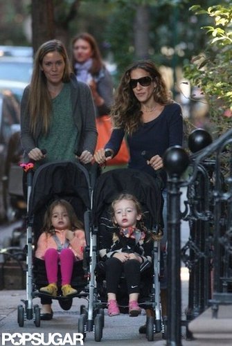 Sarah Jessica Parker walked with the twins in NYC.
Sarah Jessica Parker walked with the twins in NYC.