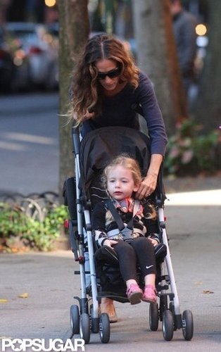 Sarah Jessica Parker fixed Tabitha Broderick in her stroller.
Sarah Jessica Parker fixed Tabitha Broderick in her stroller.