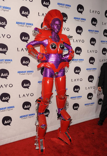 Heidi Klum topped herself with an ultra-tall robot costume at her 2010 costume party in NYC.
Heidi Klum topped herself with an ultra-tall robot costume at her 2010 costume party in NYC.