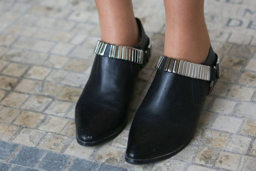 Urban cowgirl, in a shoe.
Urban cowgirl, in a shoe.