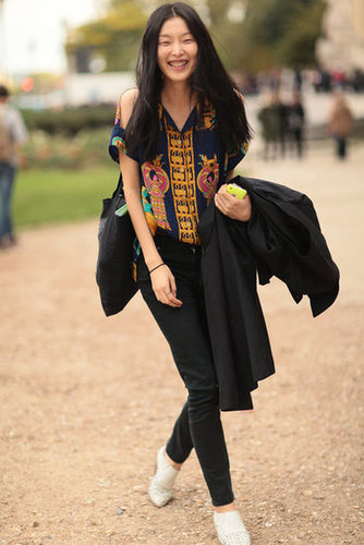 All smiles in a scarf-print blouse and easy black denim — adorable.
All smiles in a scarf-print blouse and easy black denim — adorable.