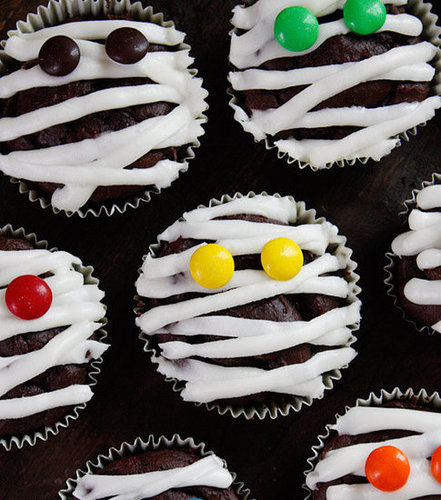 Low-Fat Mummy Cupcakes Low-Fat Mummy Cupcakes