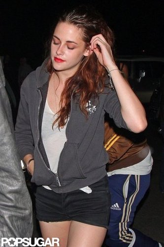 Kristen Stewart caught a Florence and the Machine concert with her dad.
Kristen Stewart caught a Florence and the Machine concert with her dad.