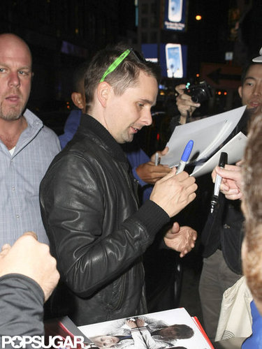 Matthew Bellamy caught up with fans after an SNL party in NYC.
Matthew Bellamy caught up with fans after an SNL party in NYC.