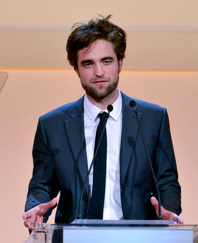 Robert Pattinson Attends Elle's Women in Hollywood Bash to Honor Uma Robert Pattinson Attends Elle's Women in Hollywood Bash to Honor Uma