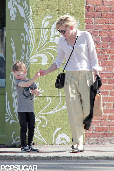 Cate Blanchett shared ice cream with her son. Cate Blanchett shared ice cream with her son.