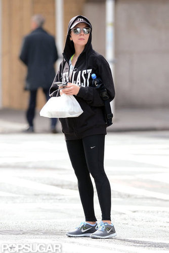 Scarlett Johansson carried takeout food after a workout in NYC.
Scarlett Johansson carried takeout food after a workout in NYC.