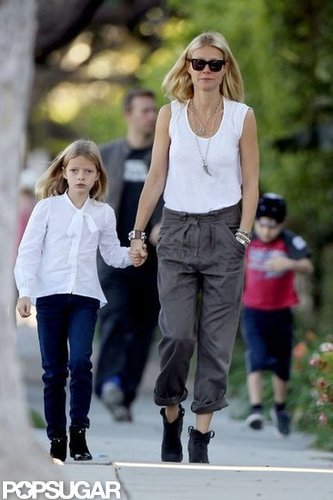 Gwyneth Does the School Run With Chris and the Kids Before Voting Gwyneth Does the School Run With Chris and the Kids Before Voting