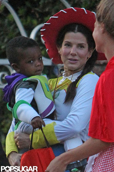 Sandra and Louis Bullock partied with friends.
Sandra and Louis Bullock partied with friends.