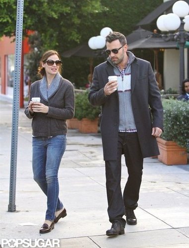 Jennifer Garner and Ben Affleck stopped for hot drinks.
Jennifer Garner and Ben Affleck stopped for hot drinks.