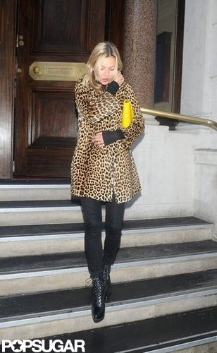 Kate Moss carried a yellow clutch.
Kate Moss carried a yellow clutch.