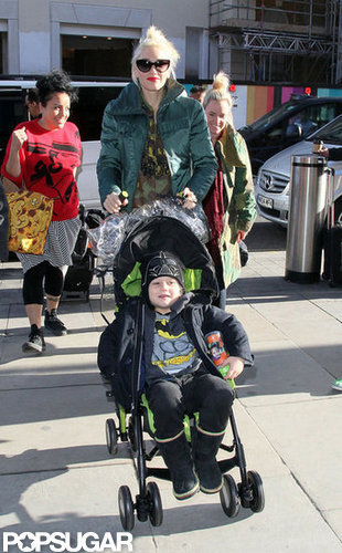 Gwen Stefani and Zuma Rossdale strolled down the street in London.
Gwen Stefani and Zuma Rossdale strolled down the street in London.
