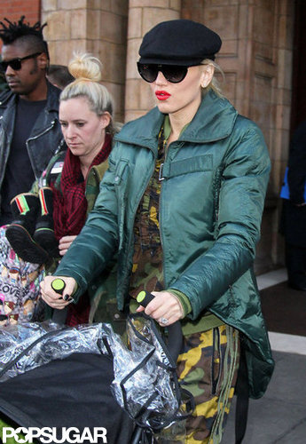 Gwen Stefani left her hotel in London to catch the Eurostar to Paris.
Gwen Stefani left her hotel in London to catch the Eurostar to Paris.