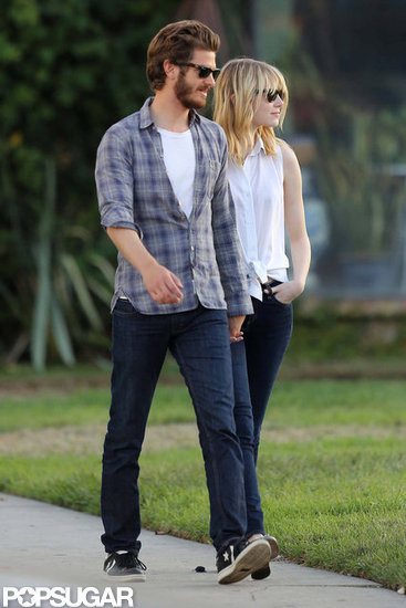 Emma Stone and Andrew Garfield Go On A Star Cemetery Tour! Emma Stone and Andrew Garfield Go On A Star Cemetery Tour!