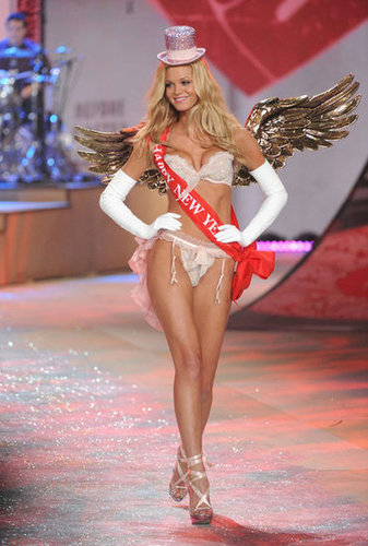 Erin Heatherton wore gold wings on the Victoria's Secret Fashion Show runway.
Erin Heatherton wore gold wings on the Victoria's Secret Fashion Show runway.