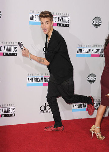Justin Bieber got animated on the red carpet of the American Music Awards.
Justin Bieber got animated on the red carpet of the American Music Awards.