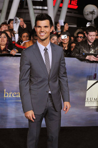 Breaking Dawn Part 2 is #1 — See All the Photos From Twilight's Final Press Tour! Breaking Dawn Part 2 is #1 — See All the Photos From Twilight's Final Press Tour!
