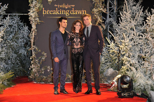 Breaking Dawn Part 2 is #1 — See All the Photos From Twilight's Final Press Tour! Breaking Dawn Part 2 is #1 — See All the Photos From Twilight's Final Press Tour!