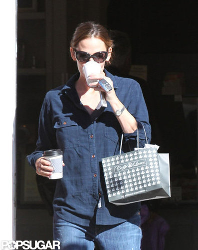 Jennifer Garner Hangs With Sam While Ben Gets a Sexy Shout-Out Jennifer Garner Hangs With Sam While Ben Gets a Sexy Shout-Out