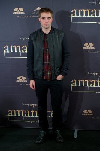 Breaking Dawn Part 2 is #1 — See All the Photos From Twilight's Final Press Tour! Breaking Dawn Part 2 is #1 — See All the Photos From Twilight's Final Press Tour!