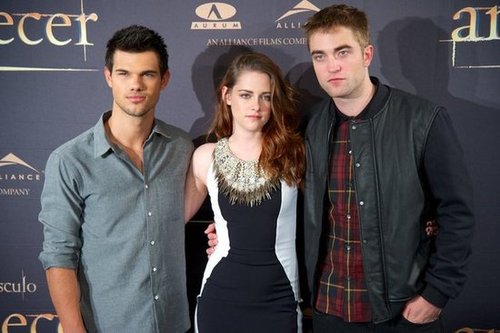 Breaking Dawn Part 2 is #1 — See All the Photos From Twilight's Final Press Tour! Breaking Dawn Part 2 is #1 — See All the Photos From Twilight's Final Press Tour!