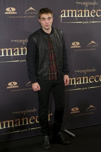 Robert Pattinson stepped out in Madrid.
Robert Pattinson stepped out in Madrid.