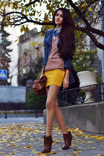 Sometimes all it takes is a great mix of seasonal hues on a few great layers.
Source: Lookbook.nu
Sometimes all it takes is a great mix of seasonal hues on a few great layers.
Source: Lookbook.nu