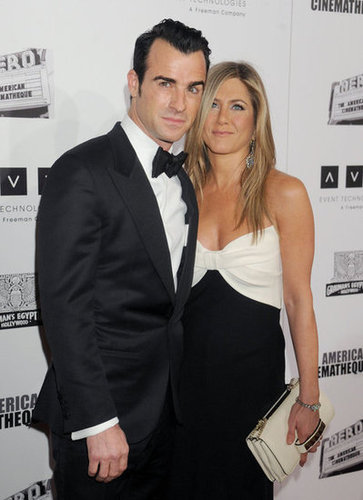 Jennifer Aniston wore loose hair and natural makeup for the event in LA.
Jennifer Aniston wore loose hair and natural makeup for the event in LA.