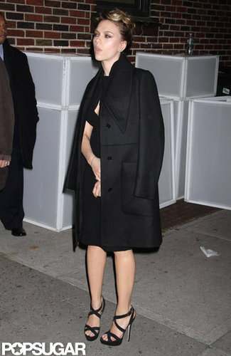 Scarlett Johansson wore high black heels to The Late Show.
Scarlett Johansson wore high black heels to The Late Show.