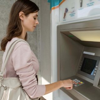 How to Avoid Banking Fees