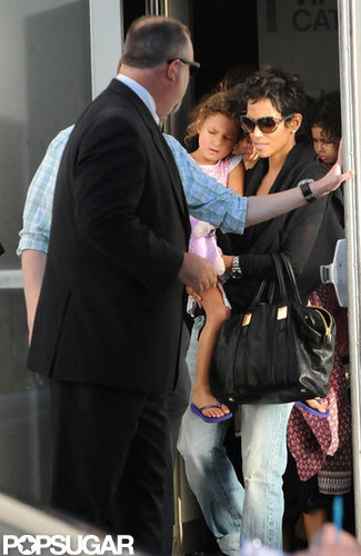 Halle Berry and Nahla Aubry went to the Yo Gabba Gabba concert in LA together.
Halle Berry and Nahla Aubry went to the Yo Gabba Gabba concert in LA together.