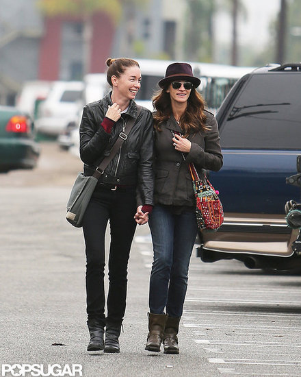 Julia Roberts held hands with her friend Julianne Nicholson.
Julia Roberts held hands with her friend Julianne Nicholson.