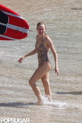 Naomi Splashes Around in a Bikini With Shirtless Liev Schreiber & Sons Naomi Splashes Around in a Bikini With Shirtless Liev Schreiber & Sons