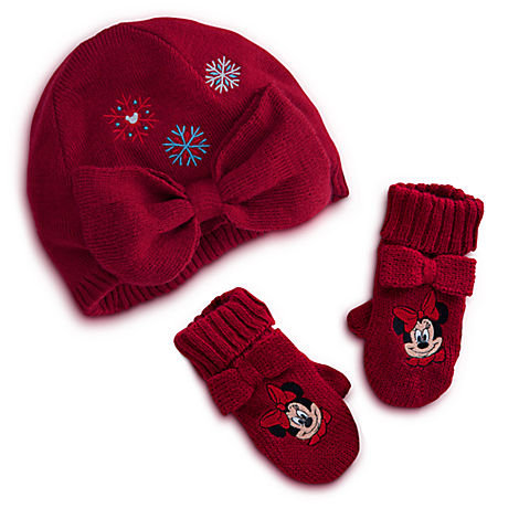 The lil Disney princess in your life will love this bow-adorned Minnie Mouse Knit Cap and Mittens Set ($12, originally $20).
The lil Disney princess in your life will love this bow-adorned Minnie Mouse Knit Cap and Mittens Set ($12, originally $20).