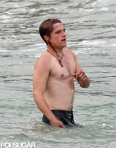 Josh Hutcherson sported a fake wound.
Josh Hutcherson sported a fake wound.