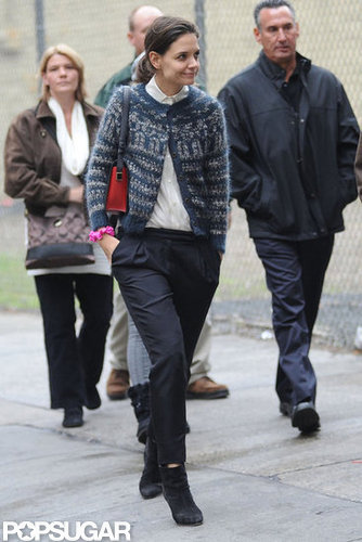 Katie Holmes went to work.
Katie Holmes went to work.