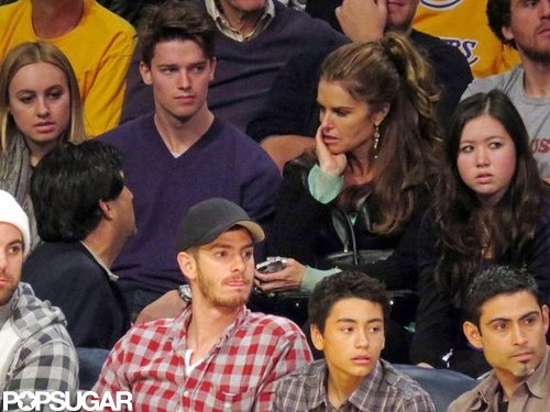 Andrew Garfield Snags a Courtside Seat at the Lakers Game Andrew Garfield Snags a Courtside Seat at the Lakers Game